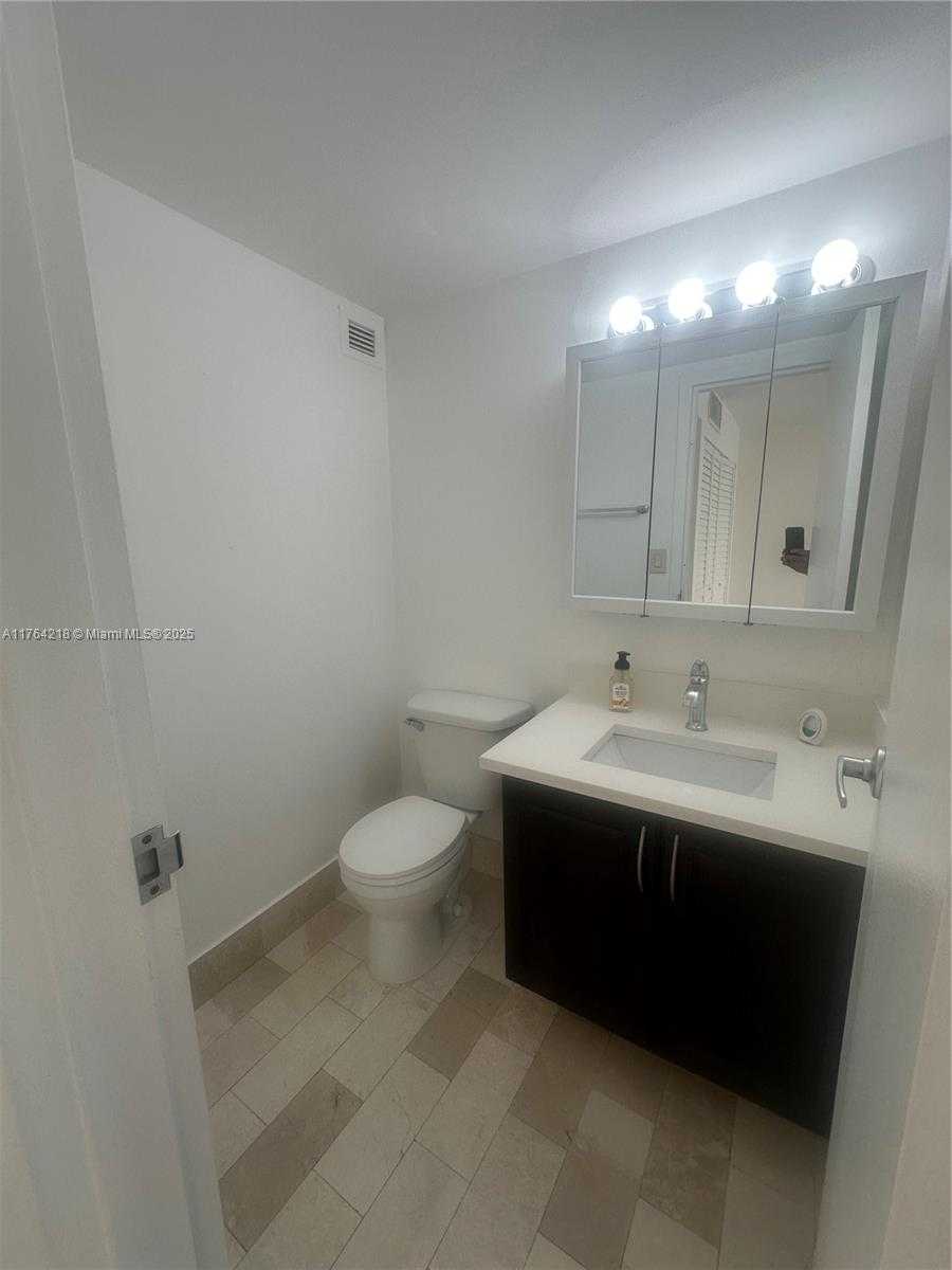 Small Image of 16909 #604, Sunny Isles Beach Number 8