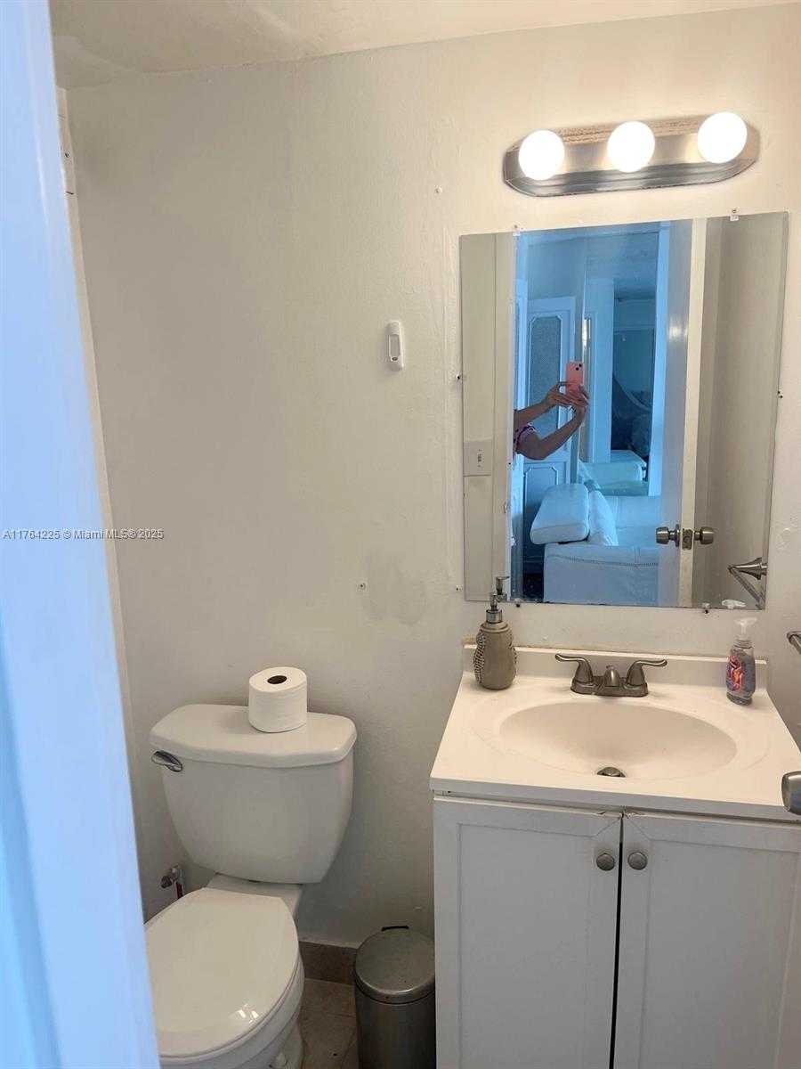 Small Image of 17021 NORTH BAY RD #922, Sunny Isles Beach Number 10