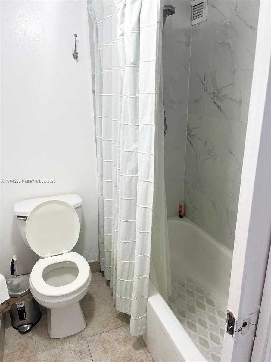Small Image of 17021 NORTH BAY RD #922, Sunny Isles Beach Number 11