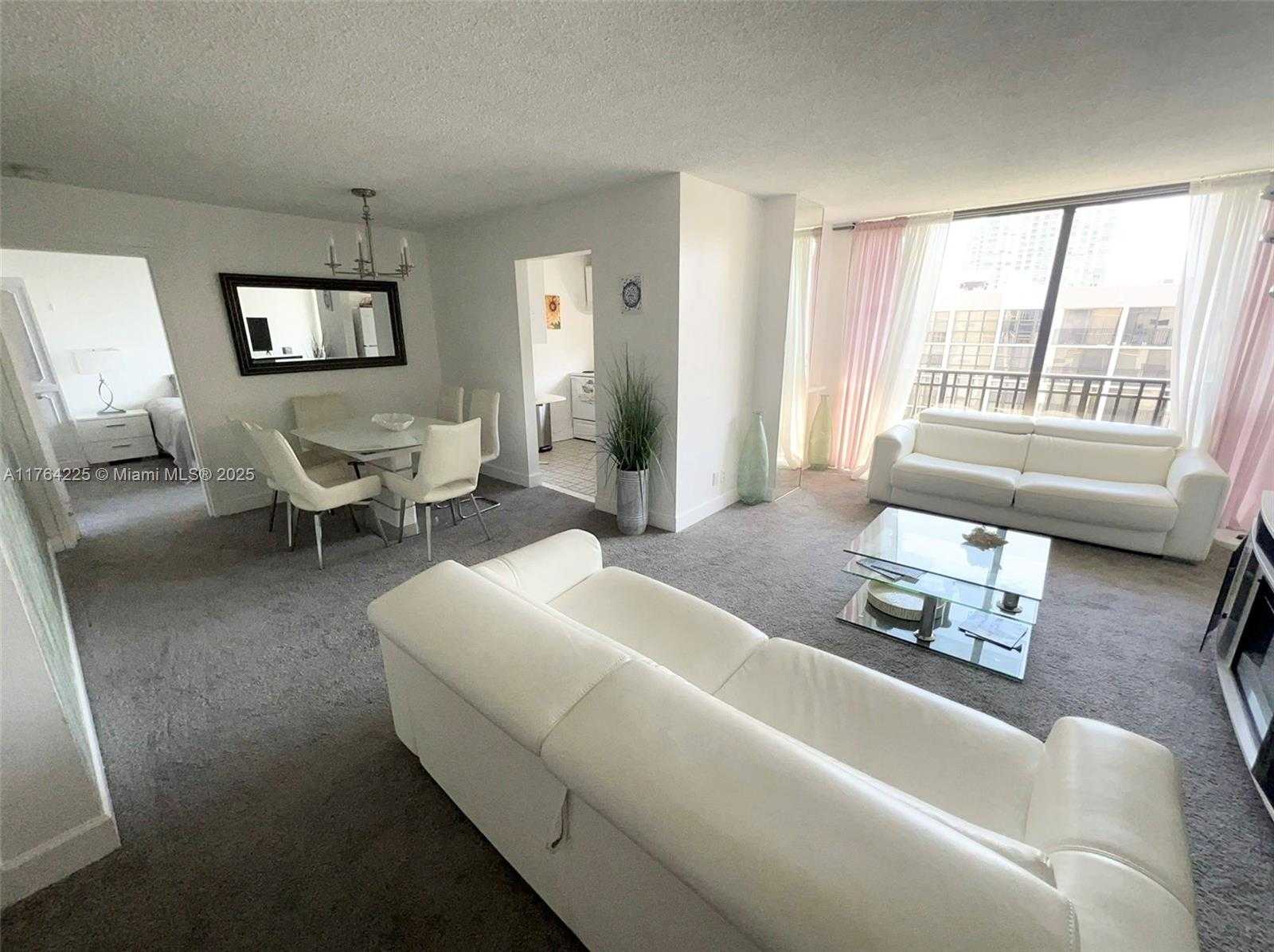 Small Image of 17021 NORTH BAY RD #922, Sunny Isles Beach Number 2