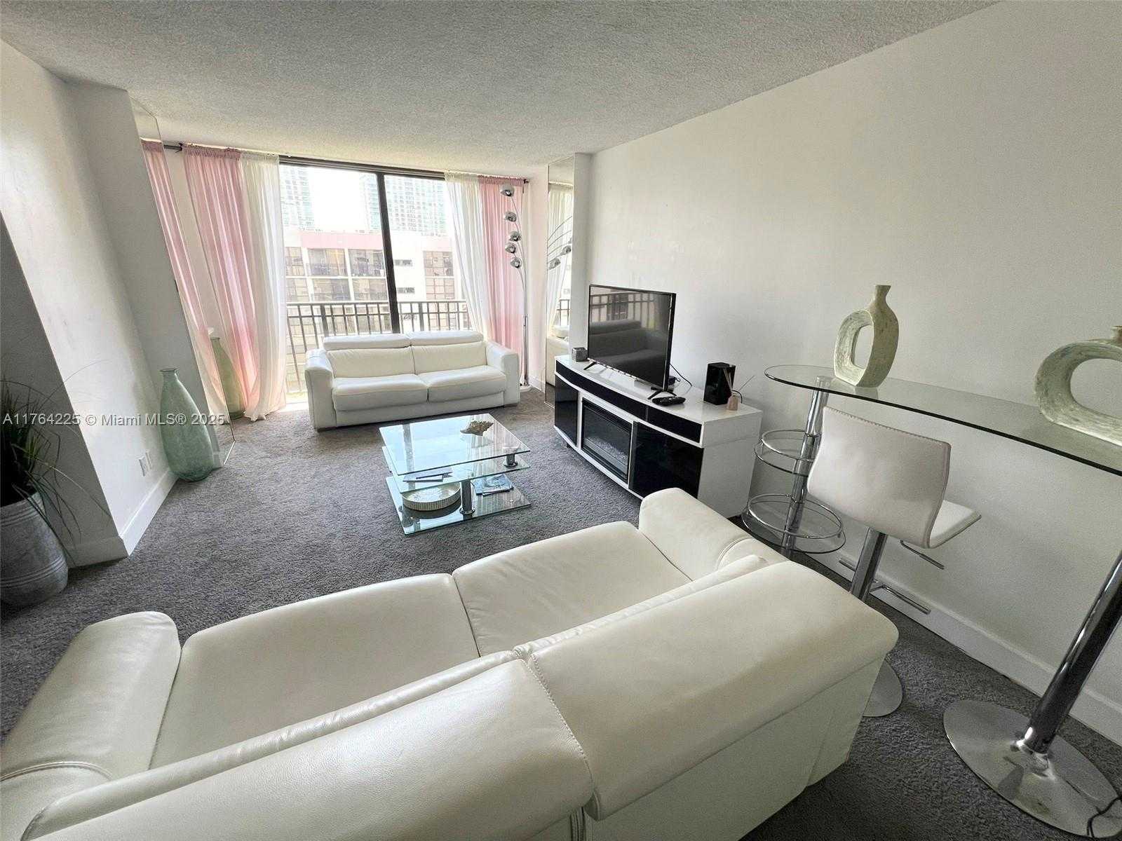 Small Image of 17021 NORTH BAY RD #922, Sunny Isles Beach Number 3