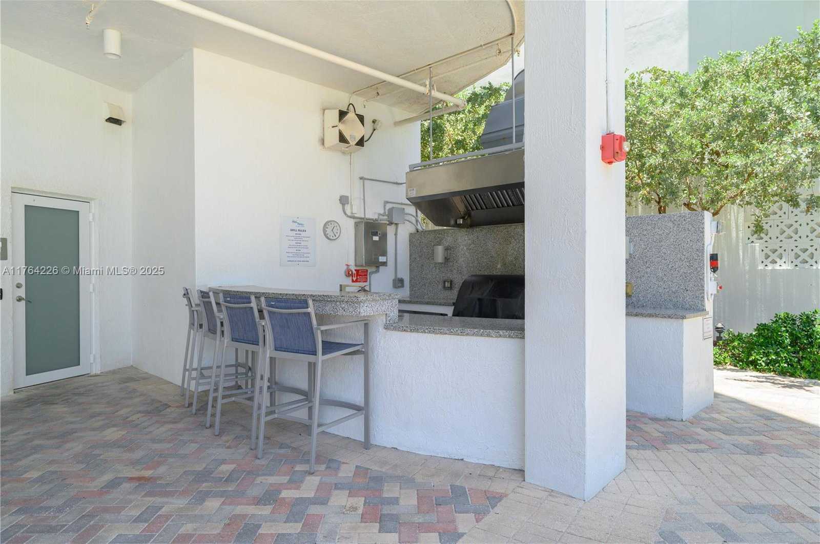 Small Image of 6515 COLLINS AVE #601, Miami Beach Number 14