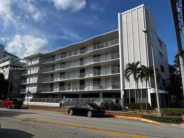 Small Image of 1100 ALTON #5D, Miami Beach Number 3
