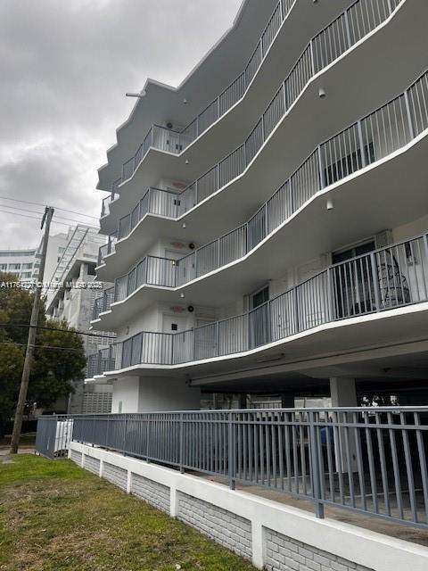 Small Image of 1100 ALTON #5D, Miami Beach Number 4