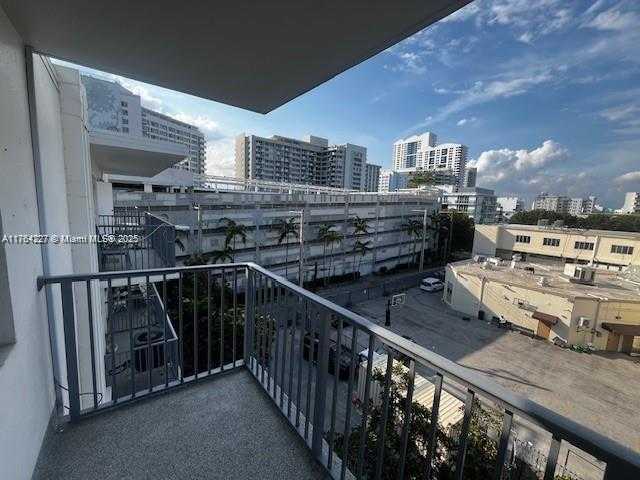 Small Image of 1100 ALTON #5D, Miami Beach Number 8