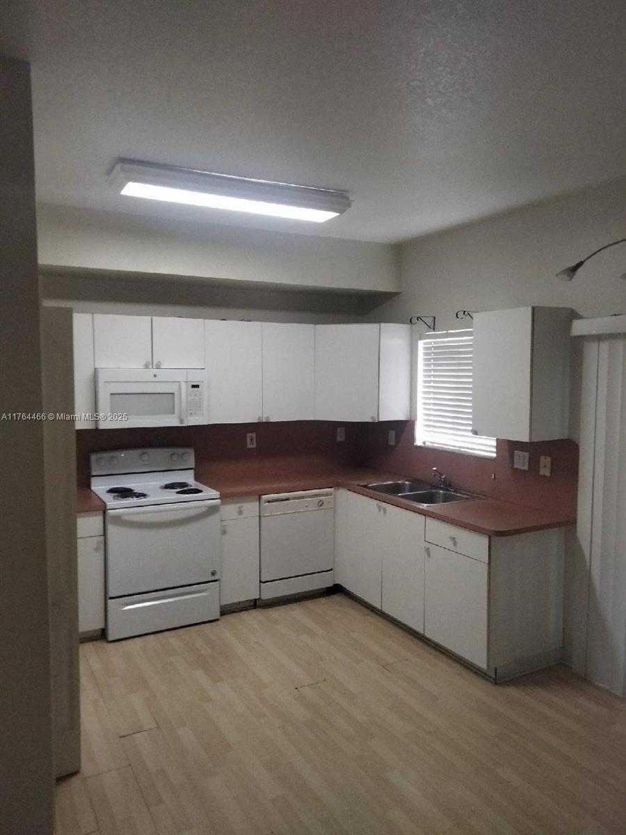 Small Image of 8976 WEST FLAGLER ST #1, Miami Number 6