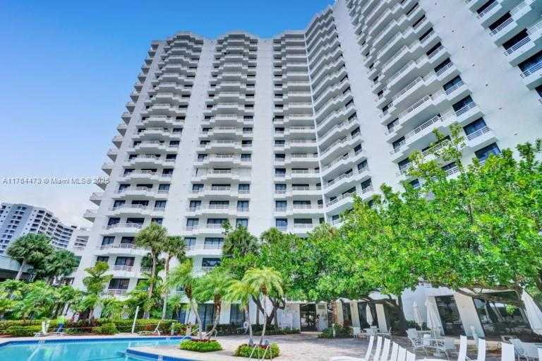 Small Image of 3300 NORTH EAST 192ND ST #302, Aventura Number 2