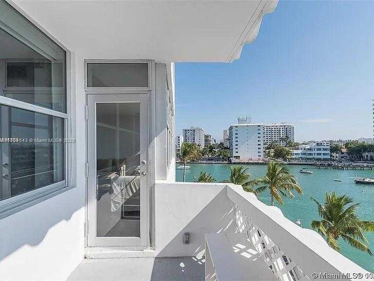 Small Image of 20 ISLAND AVE #410, Miami Beach Number 3