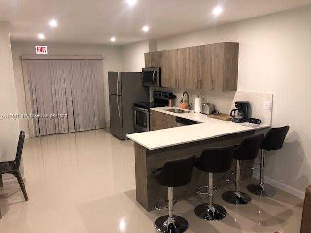 Small Image of 1648 FUNSTON ST #3, Hollywood Number 10