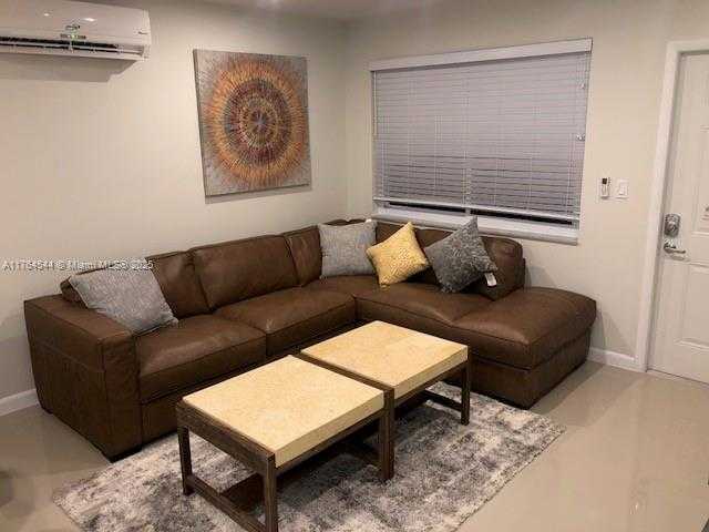 Small Image of 1648 FUNSTON ST #3, Hollywood Number 2