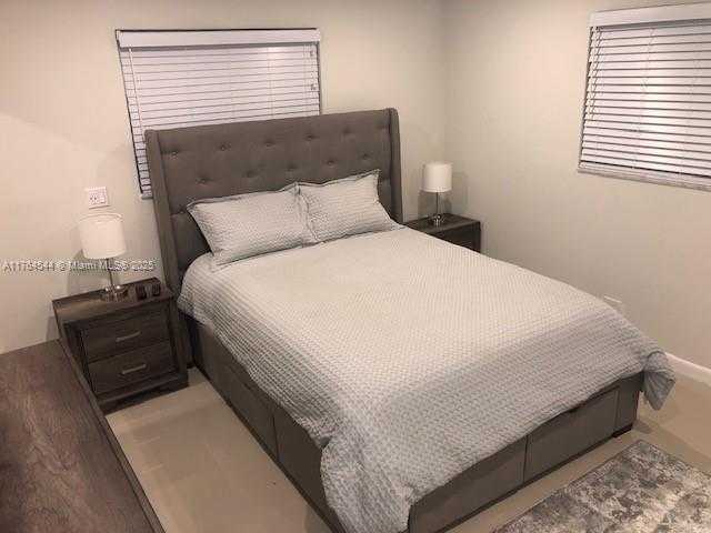 Small Image of 1648 FUNSTON ST #3, Hollywood Number 6