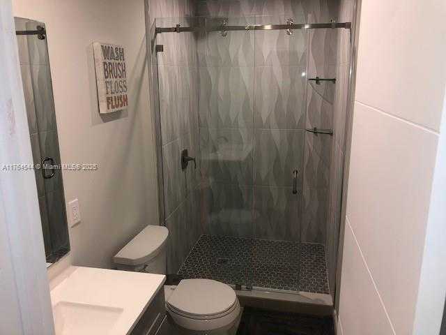 Small Image of 1648 FUNSTON ST #3, Hollywood Number 7