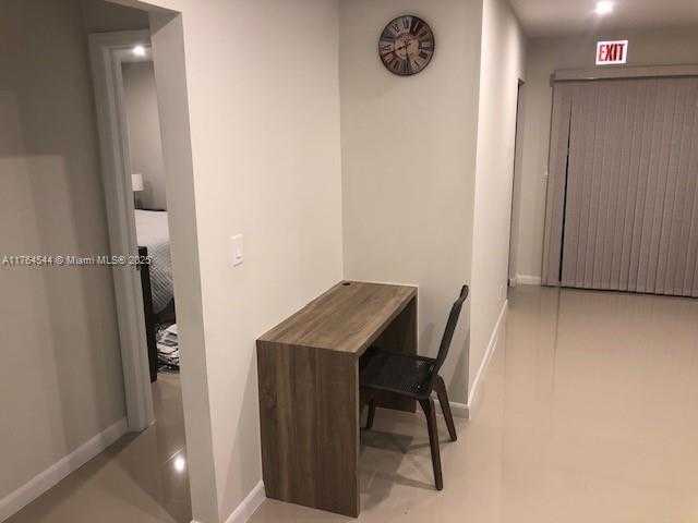 Small Image of 1648 FUNSTON ST #3, Hollywood Number 9