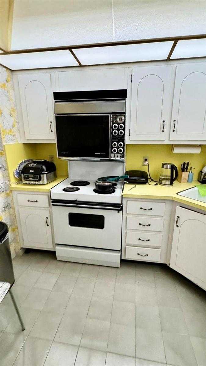 Small Image of 1865 SOUTH OCEAN DR #11B, Hallandale Beach Number 11