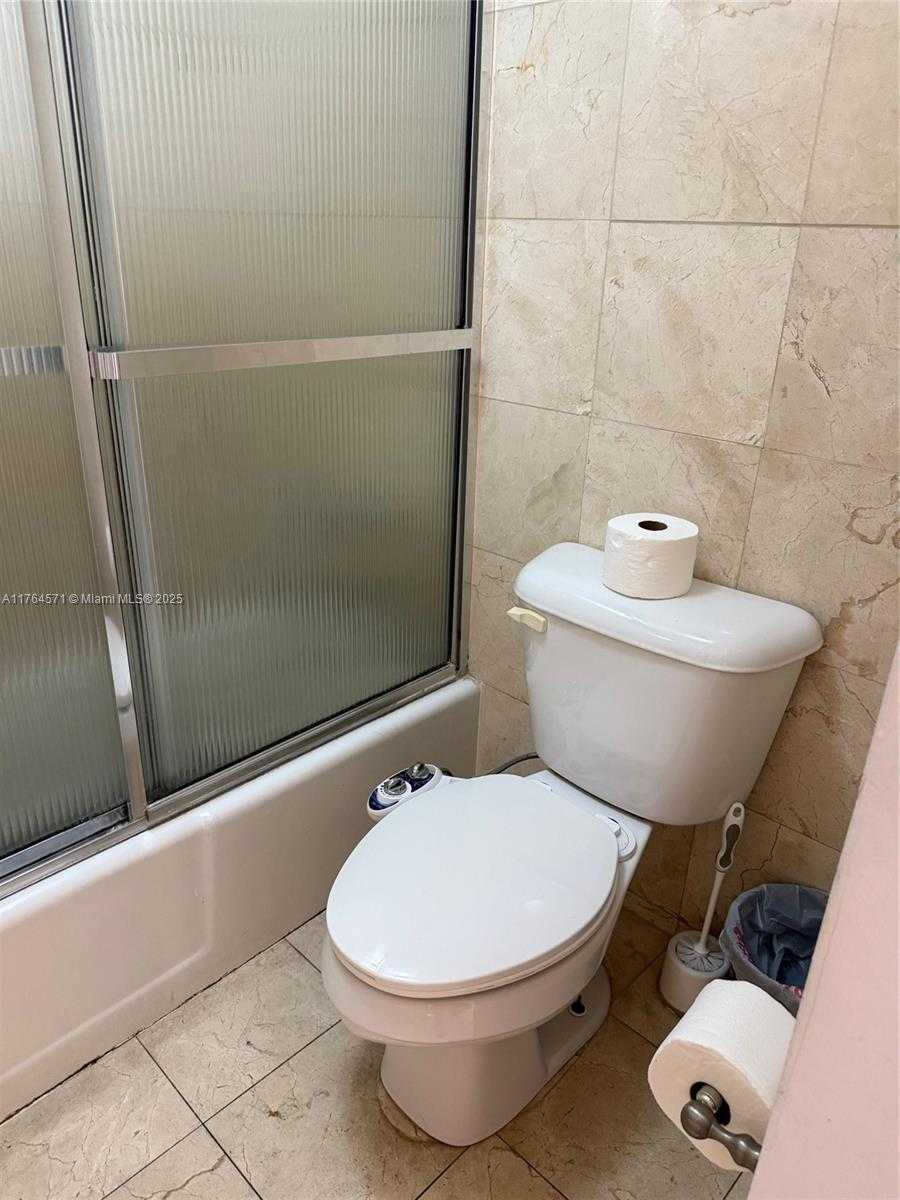 Small Image of 100 LINCOLN RD #520, Miami Beach Number 8