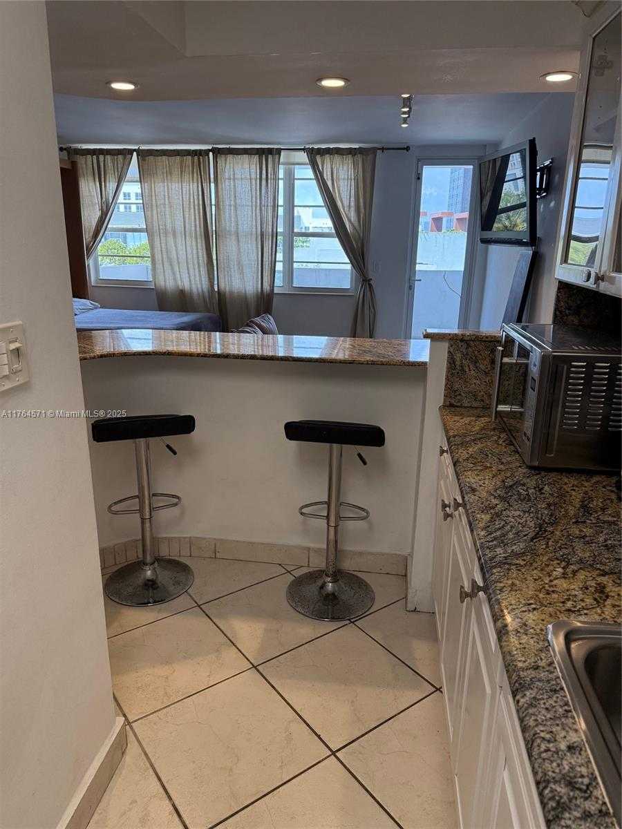 Small Image of 100 LINCOLN RD #520, Miami Beach Number 9