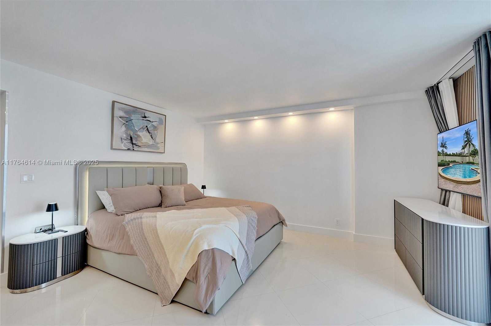 Small Image of 4001 SOUTH OCEAN DR #16P, Hollywood Number 3