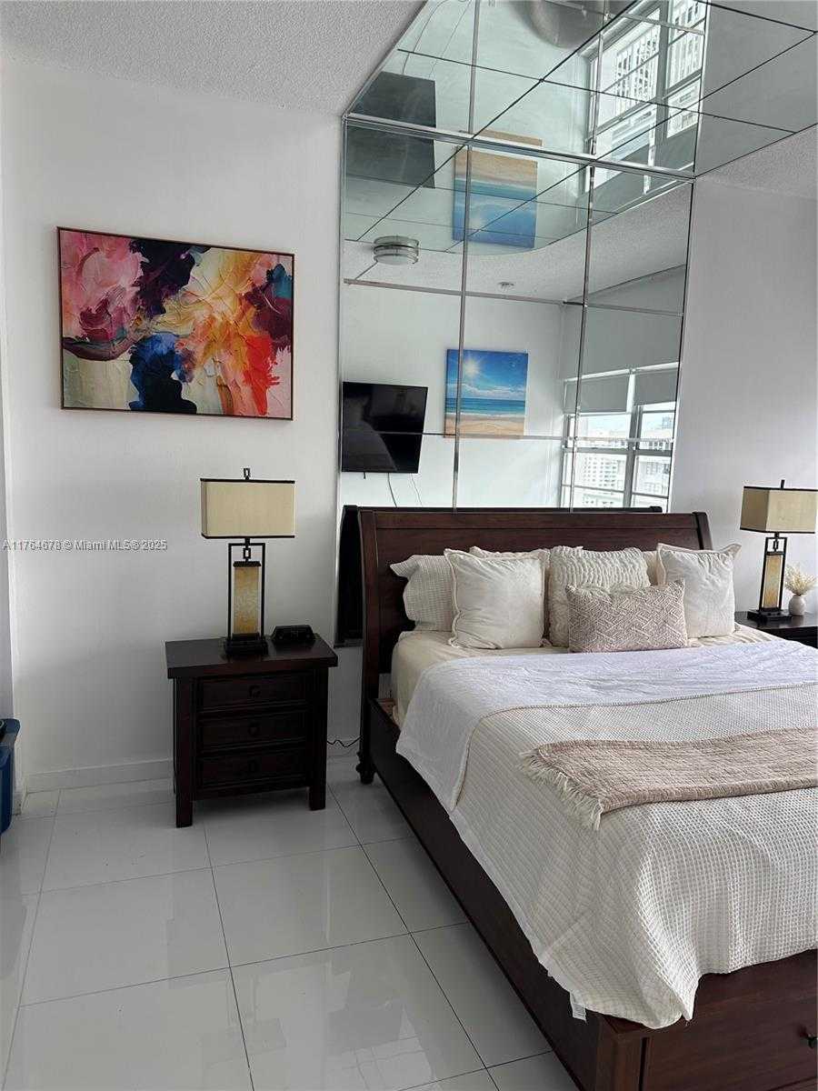 Small Image of 18041 BISCAYNE BLVD #PH02, Aventura Number 10