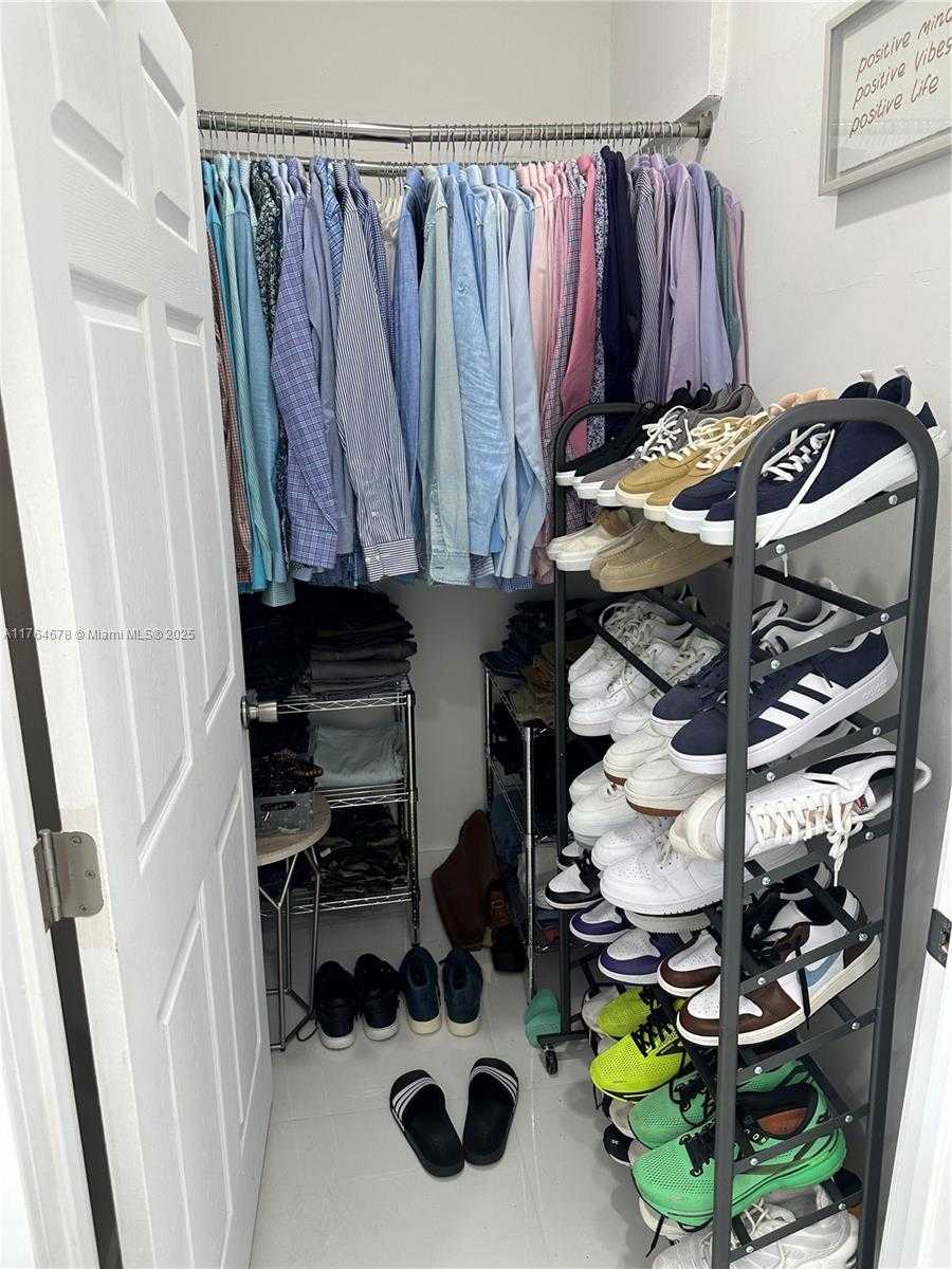 Small Image of 18041 BISCAYNE BLVD #PH02, Aventura Number 41