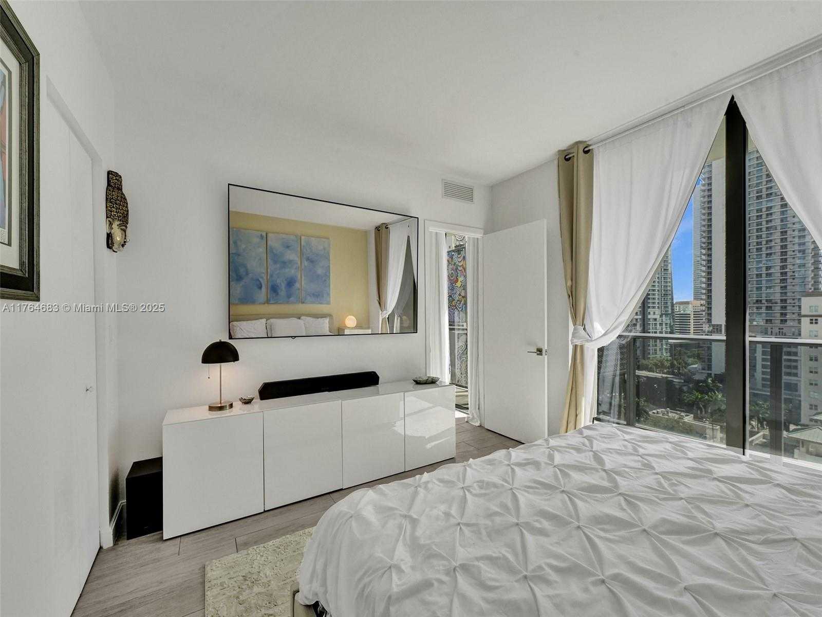Small Image of 55 SOUTH WEST 9TH ST #1003, Miami Number 11