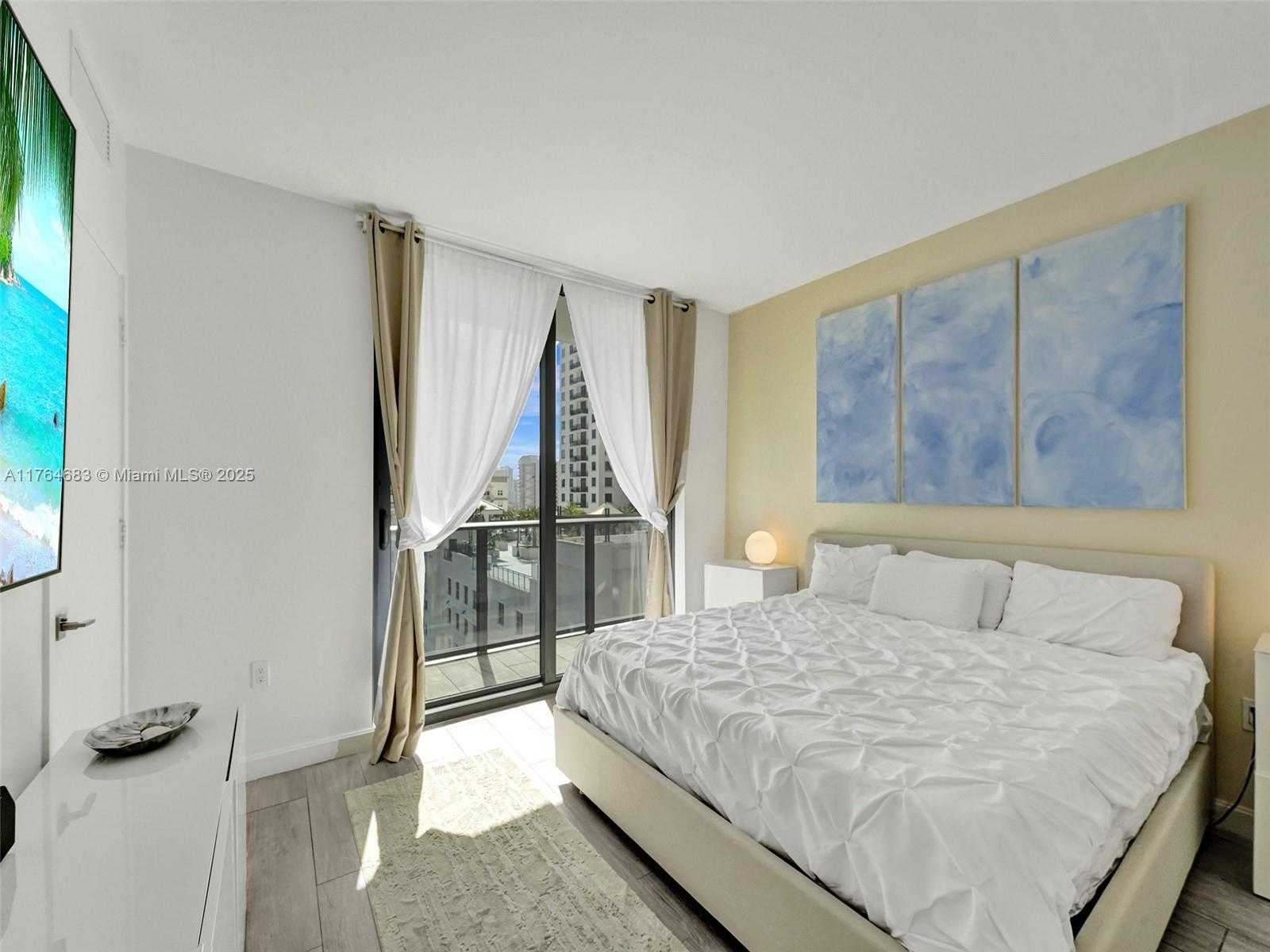 Small Image of 55 SOUTH WEST 9TH ST #1003, Miami Number 12