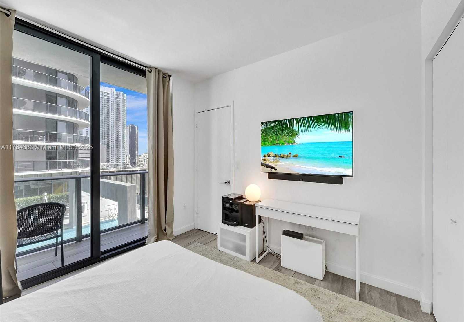 Small Image of 55 SOUTH WEST 9TH ST #1003, Miami Number 14