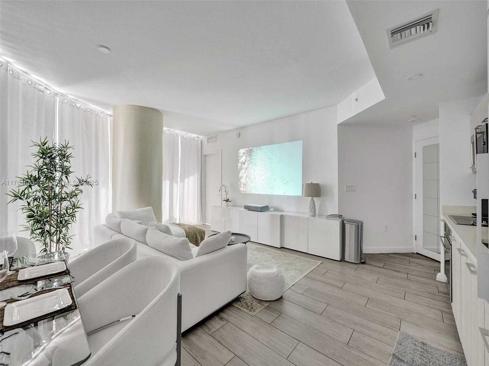 Small Image of 55 SOUTH WEST 9TH ST #1003, Miami Number 18