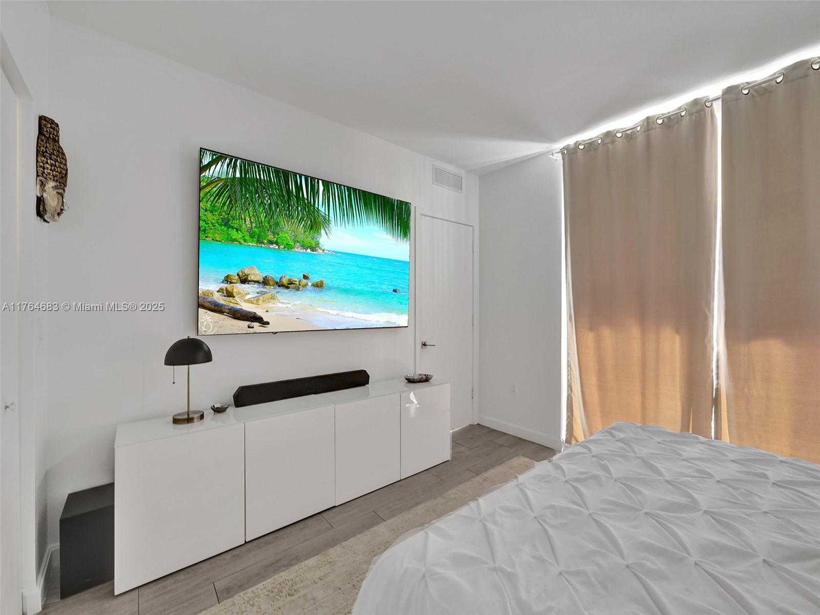 Small Image of 55 SOUTH WEST 9TH ST #1003, Miami Number 22