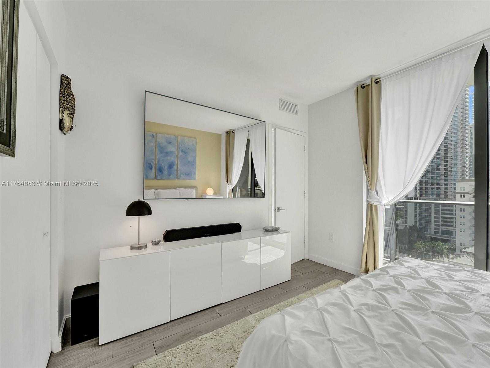 Small Image of 55 SOUTH WEST 9TH ST #1003, Miami Number 25