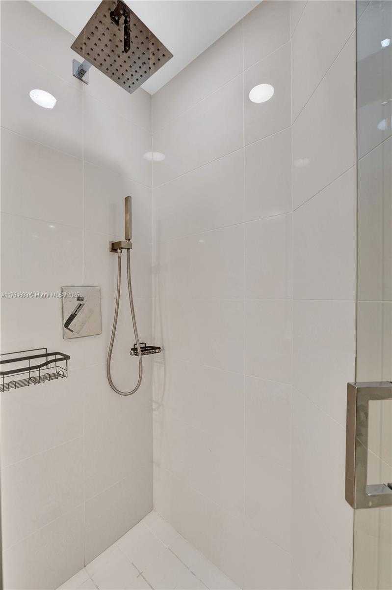 Small Image of 55 SOUTH WEST 9TH ST #1003, Miami Number 30