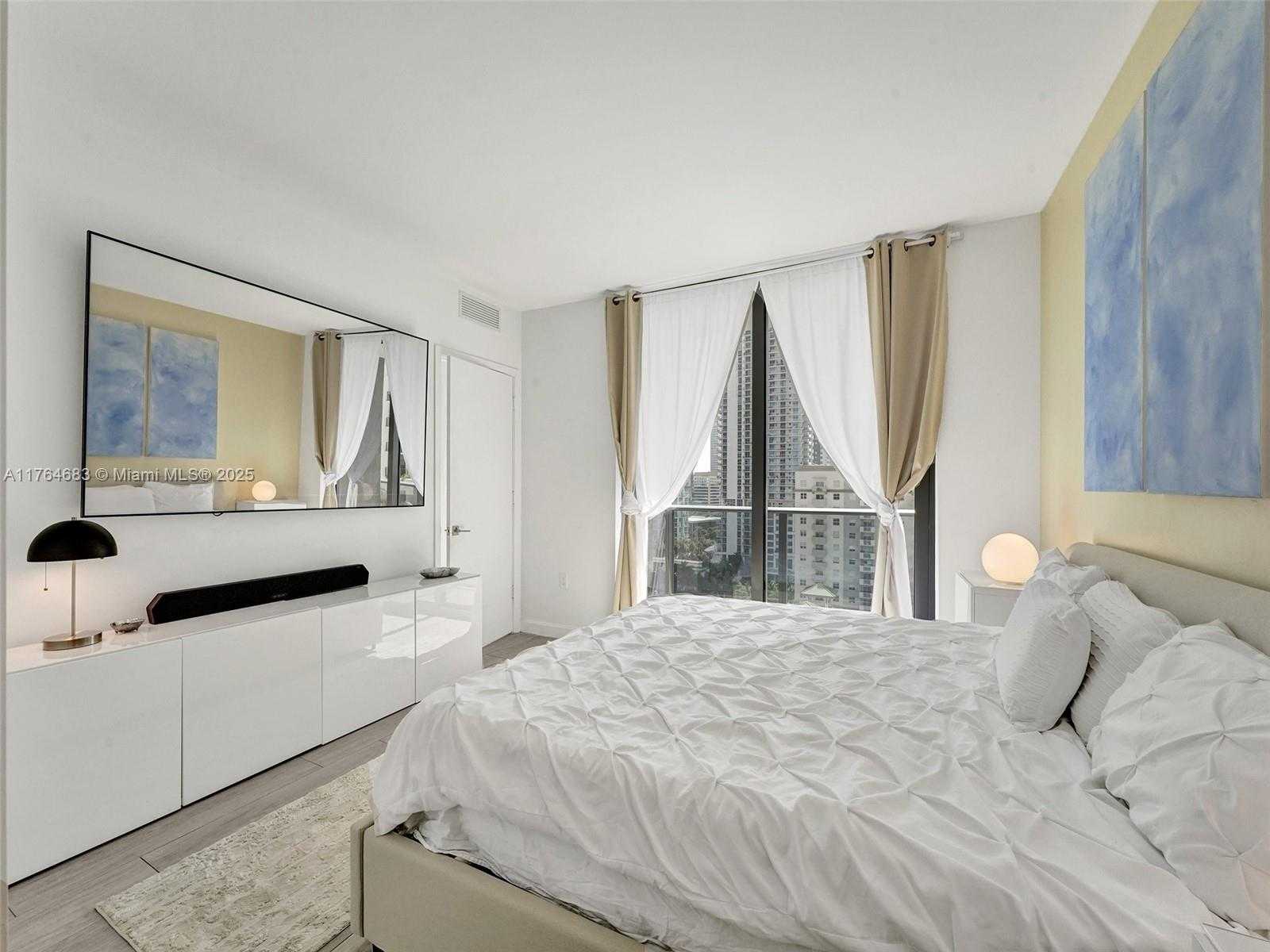Small Image of 55 SOUTH WEST 9TH ST #1003, Miami Number 31