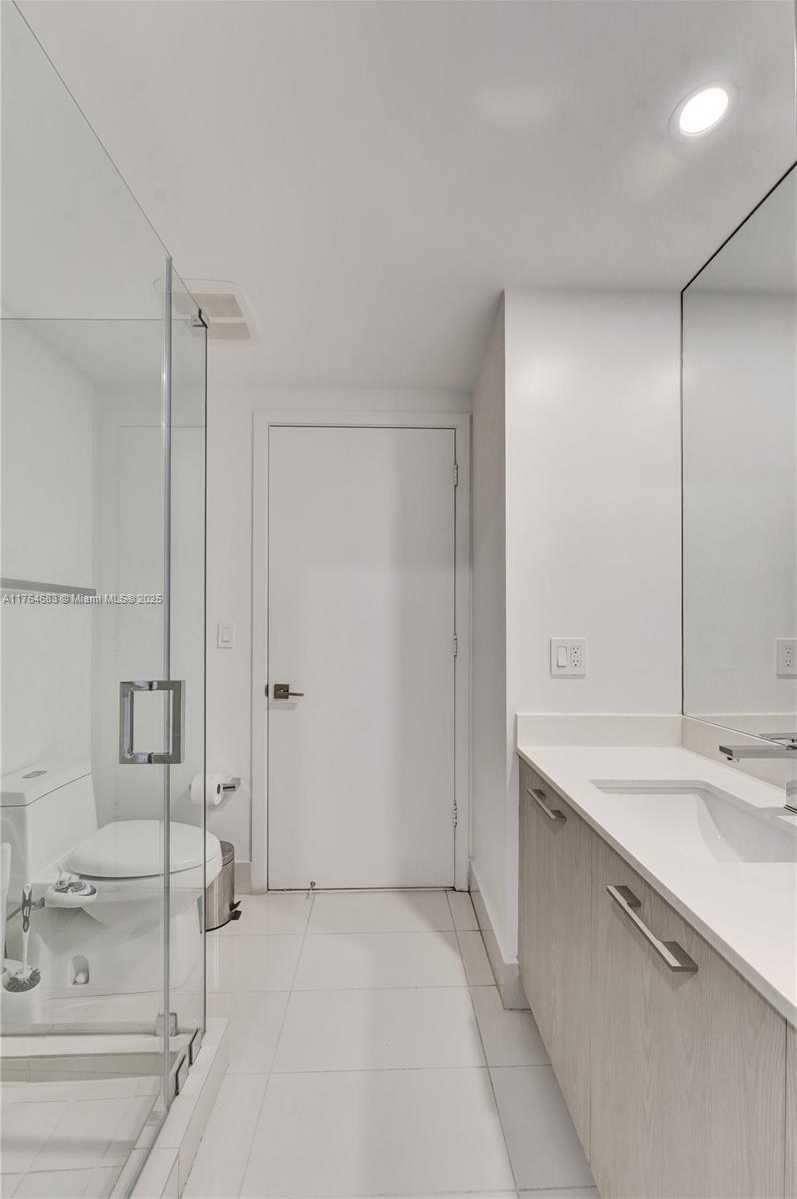 Small Image of 55 SOUTH WEST 9TH ST #1003, Miami Number 49