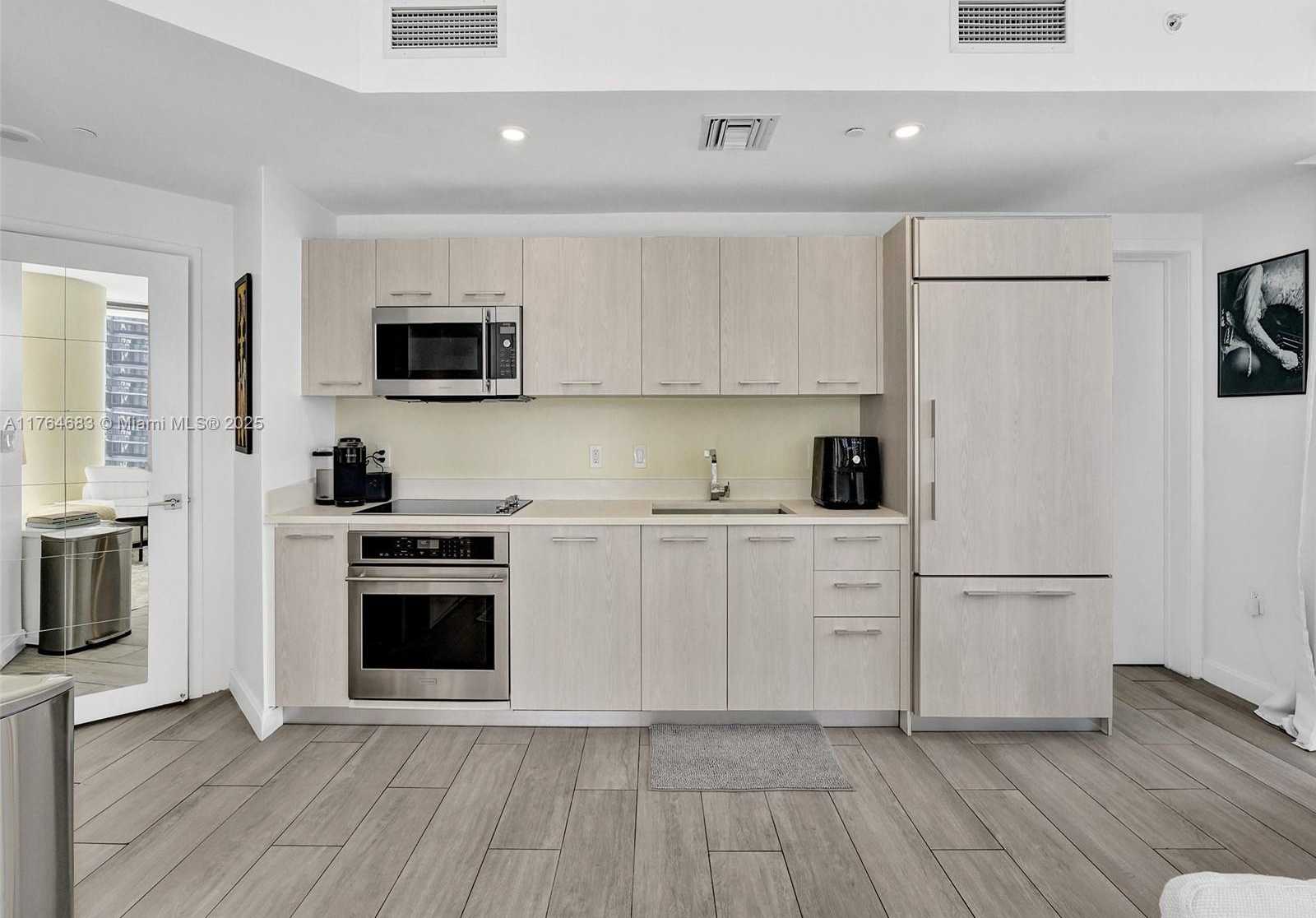 Small Image of 55 SOUTH WEST 9TH ST #1003, Miami Number 7