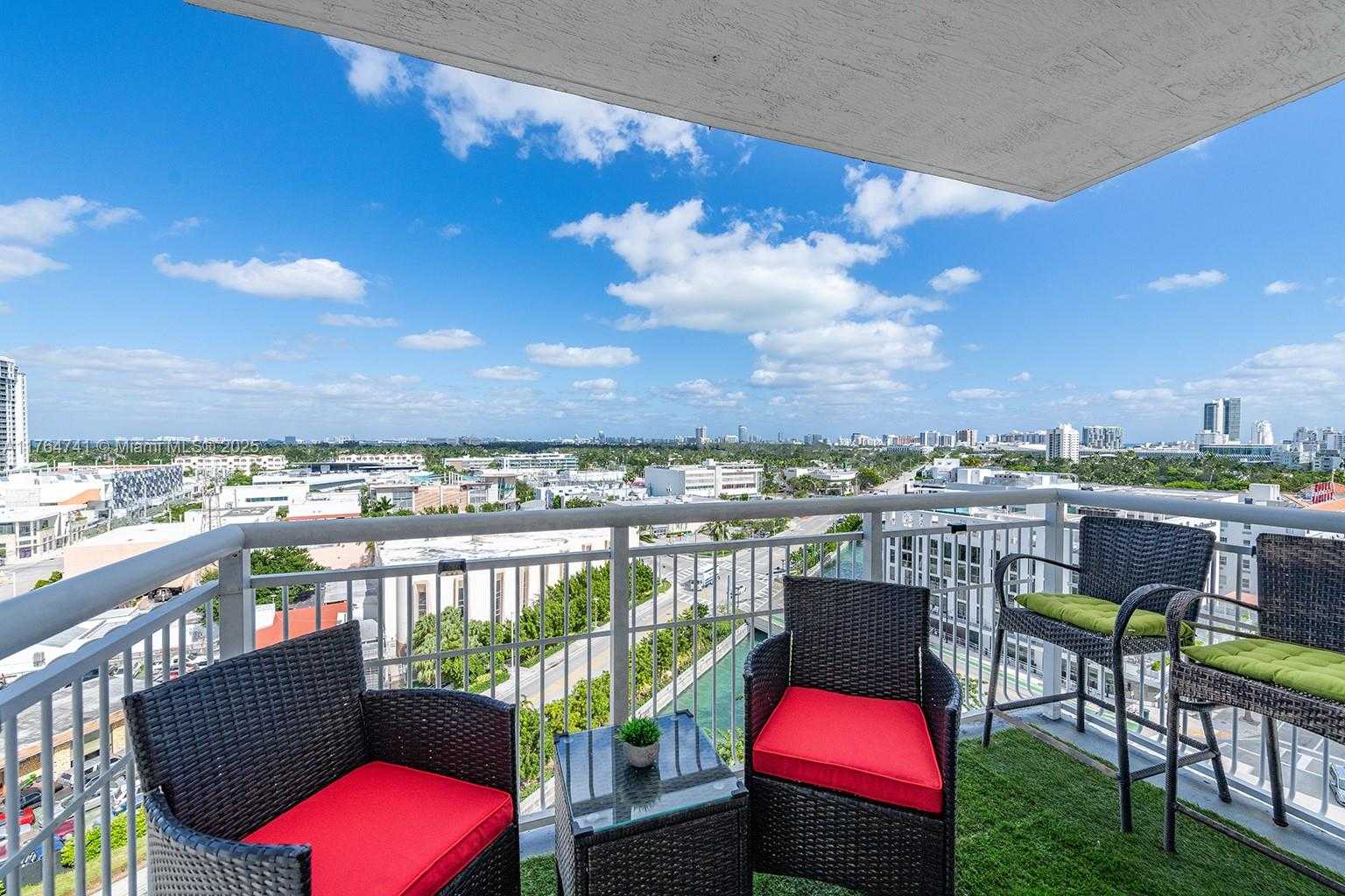 Small Image of 1688 #1105, Miami Beach Number 24