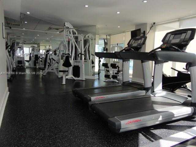 Small Image of 6301 COLLINS AVE #2208, Miami Beach Number 10