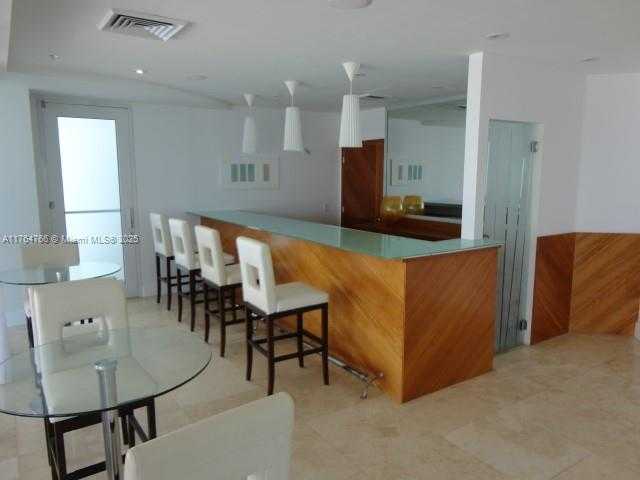 Small Image of 6301 COLLINS AVE #2208, Miami Beach Number 14