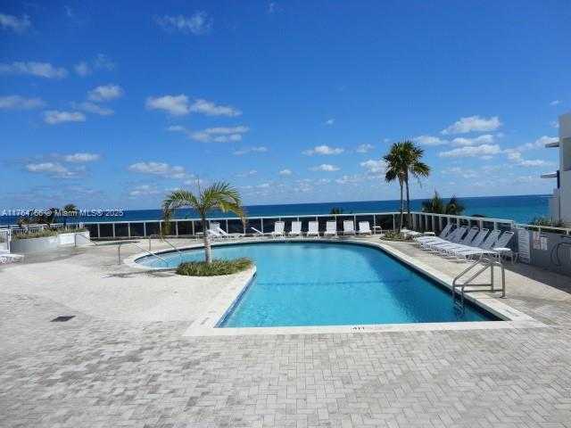 Small Image of 6301 COLLINS AVE #2208, Miami Beach Number 18