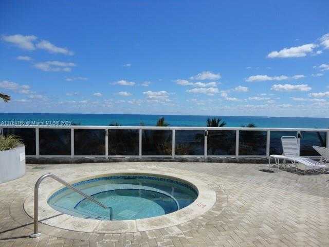 Small Image of 6301 COLLINS AVE #2208, Miami Beach Number 19