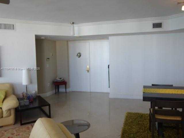 Small Image of 6301 COLLINS AVE #2208, Miami Beach Number 21