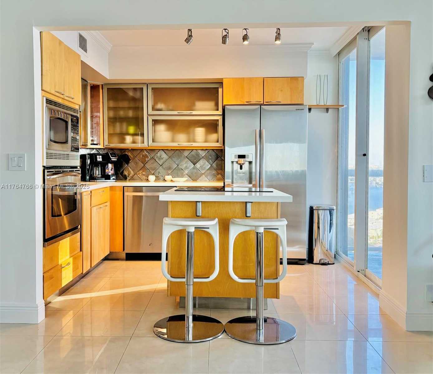 Small Image of 6301 COLLINS AVE #2208, Miami Beach Number 25