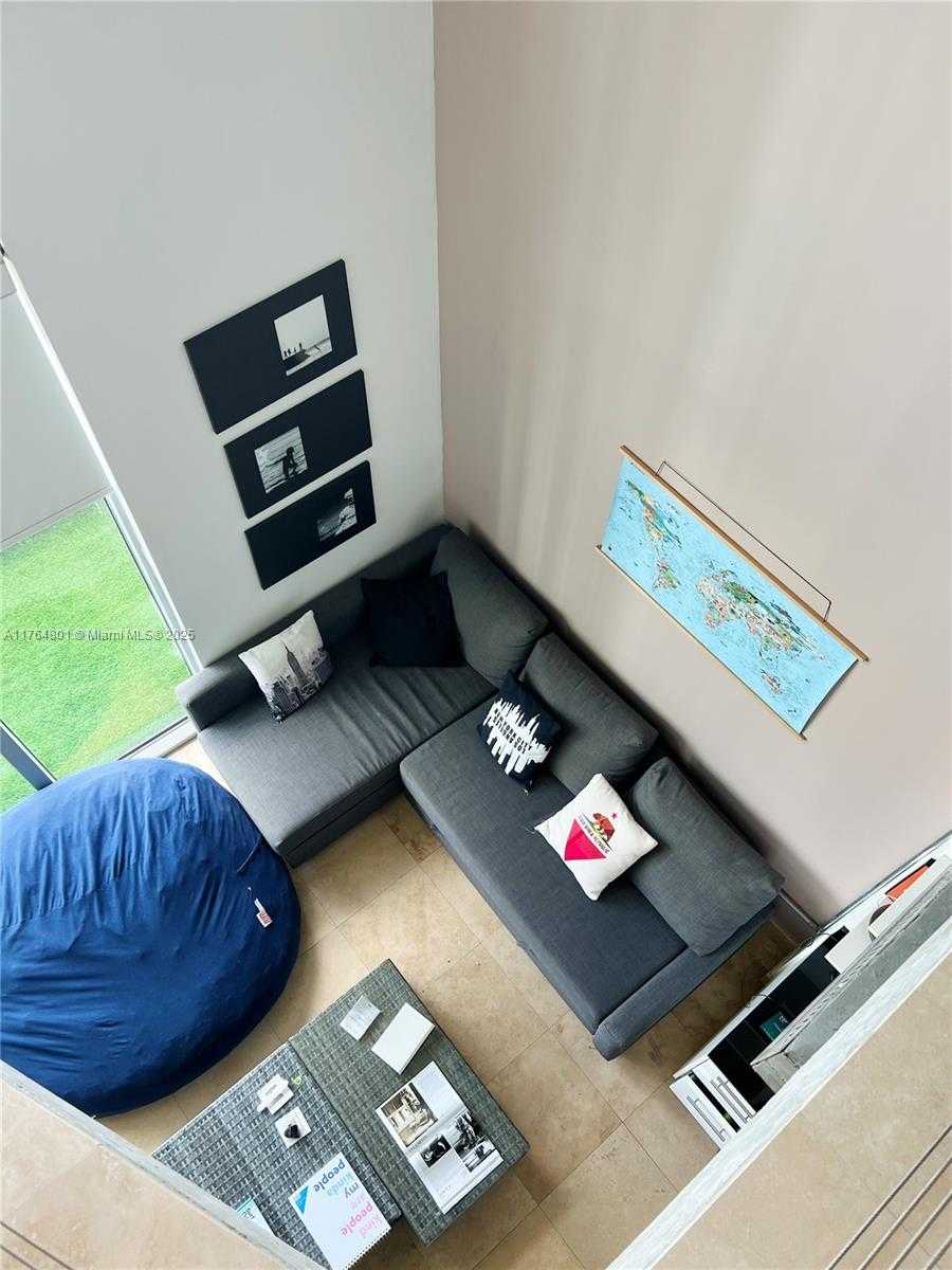 Small Image of 690 SOUTH WEST 1ST CT #3104, Miami Number 13