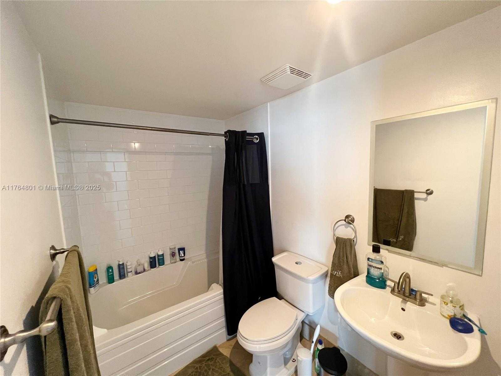Small Image of 690 SOUTH WEST 1ST CT #3104, Miami Number 14