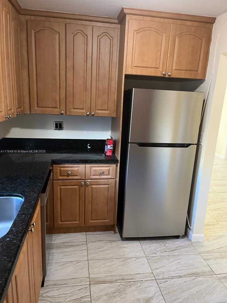Small Image of 1020 94TH ST #303, Bay Harbor Islands Number 3