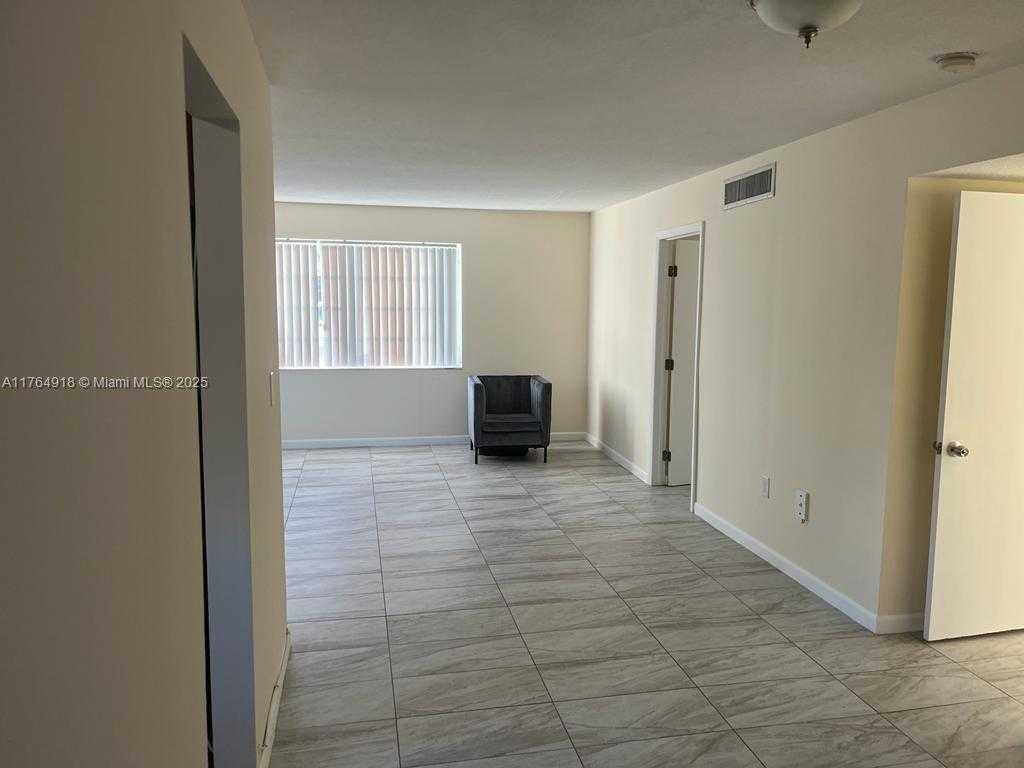 Small Image of 1020 94TH ST #303, Bay Harbor Islands Number 5