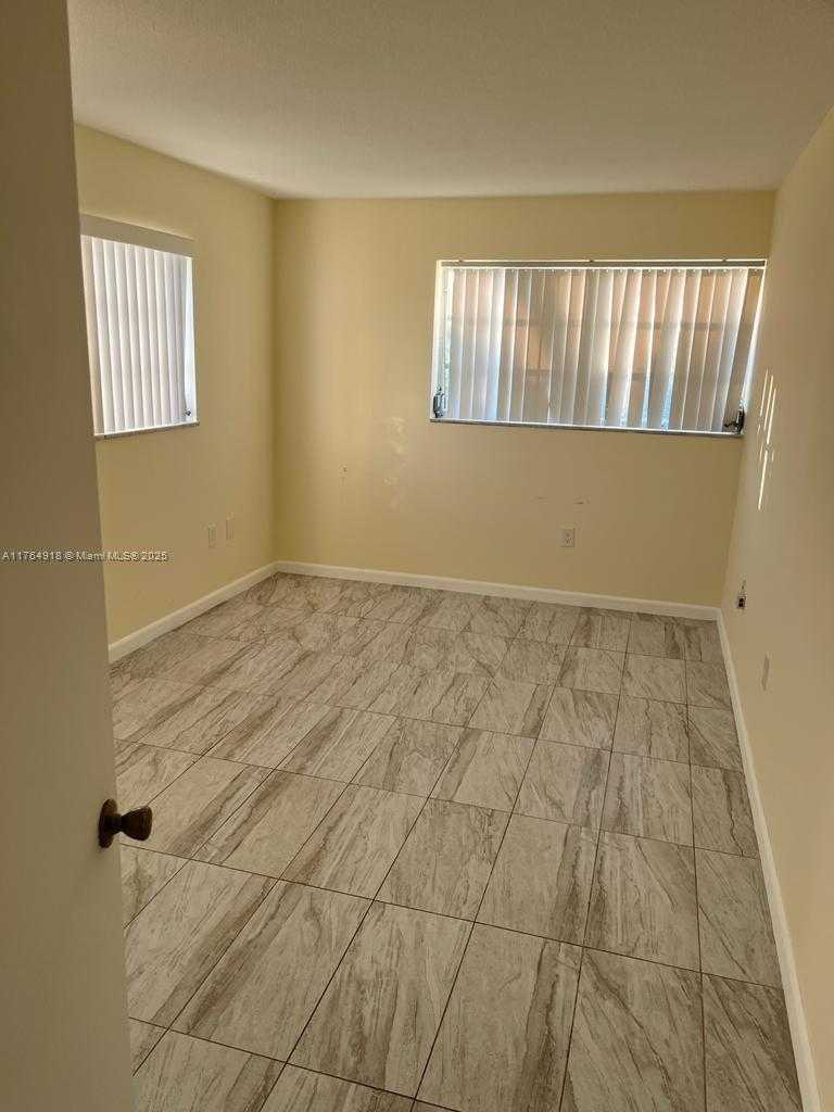 Small Image of 1020 94TH ST #303, Bay Harbor Islands Number 6