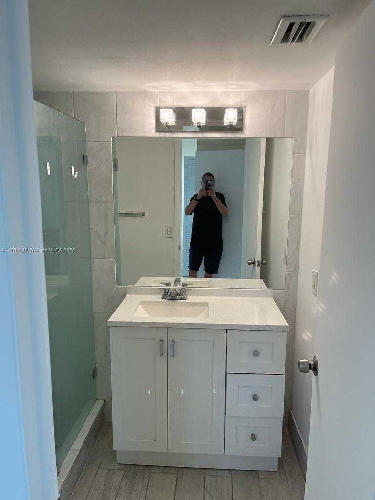 Small Image of 1020 94TH ST #303, Bay Harbor Islands Number 8