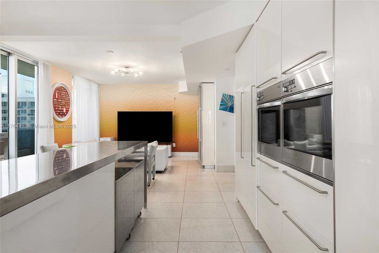 Small Image of 5801 COLLINS AVE #1200, Miami Beach Number 17