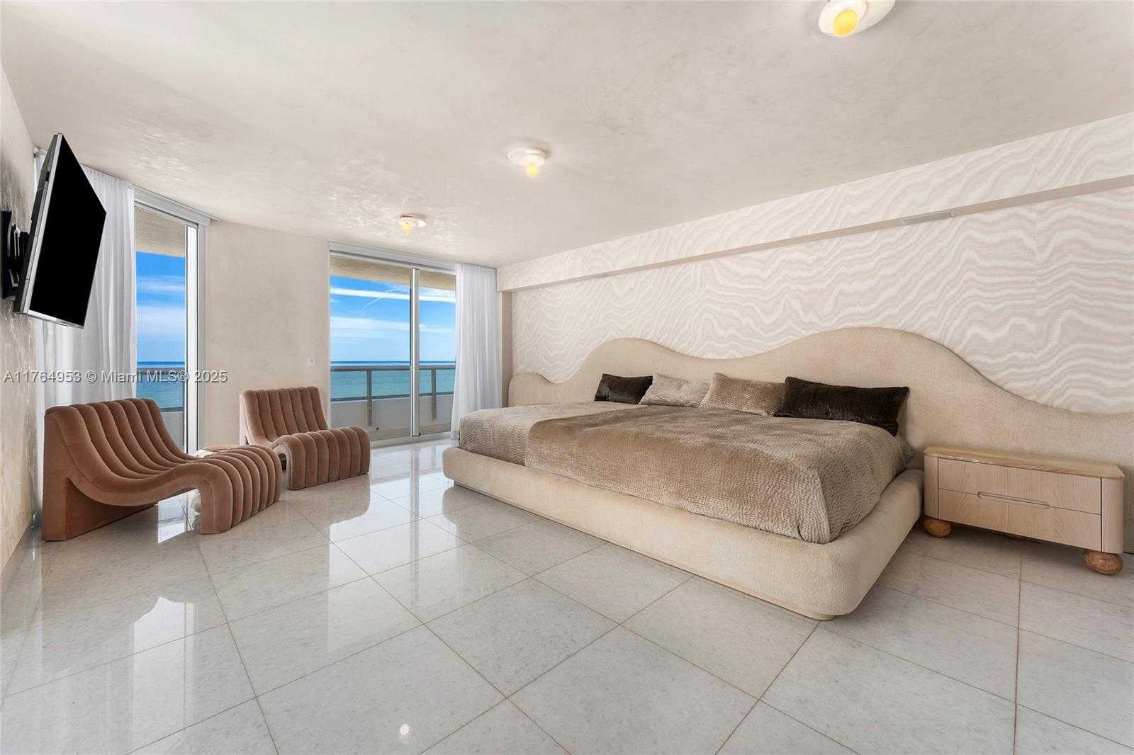 Small Image of 5801 COLLINS AVE #1200, Miami Beach Number 18