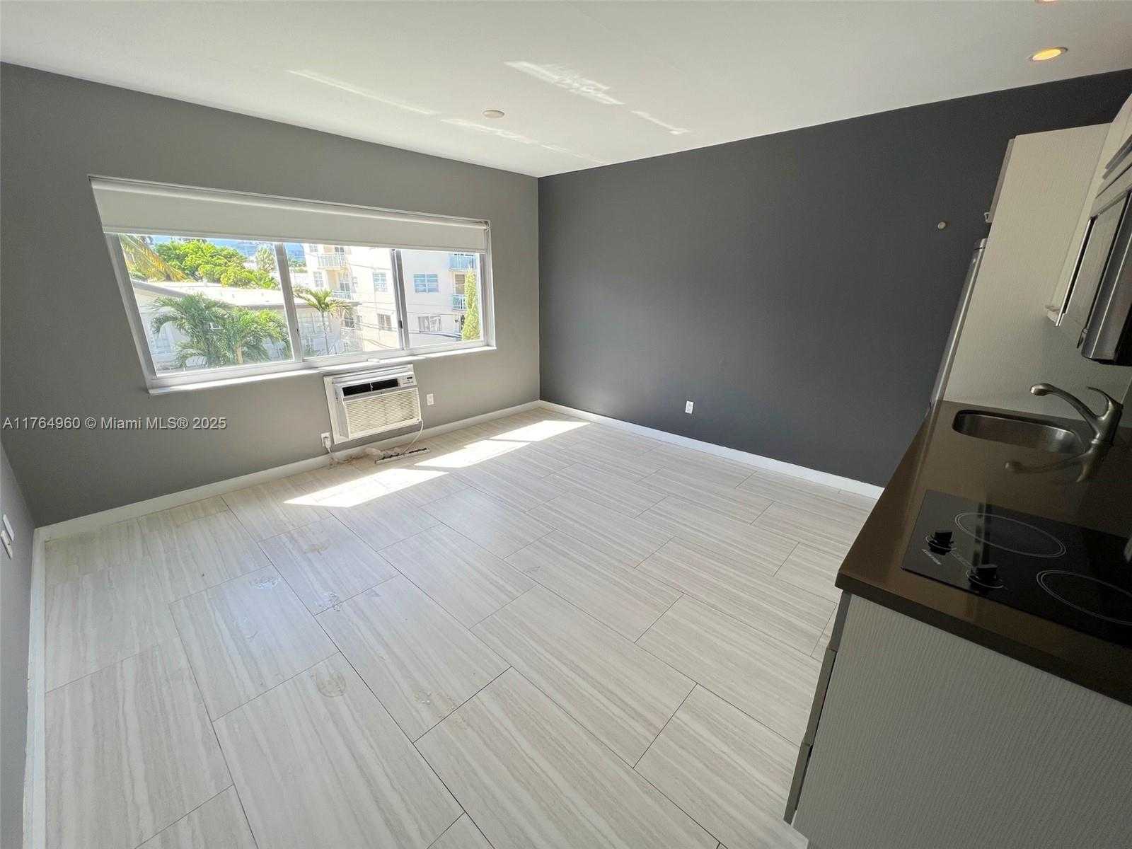 Small Image of 641 ESPANOLA WY #27, Miami Beach Number 2