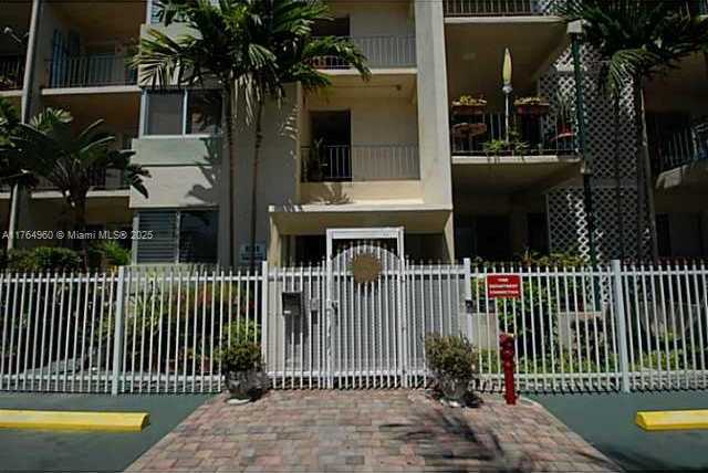 Small Image of 641 ESPANOLA WY #27, Miami Beach Number 6